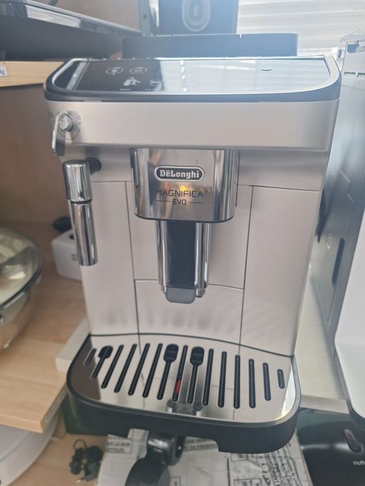 Automatyczny ekspres ciśnieniowy De'Longhi  srebrny