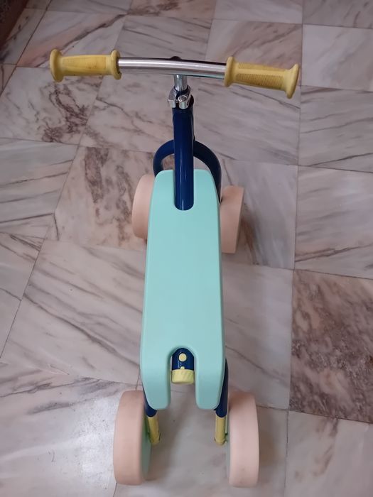 Tricicolo de criança