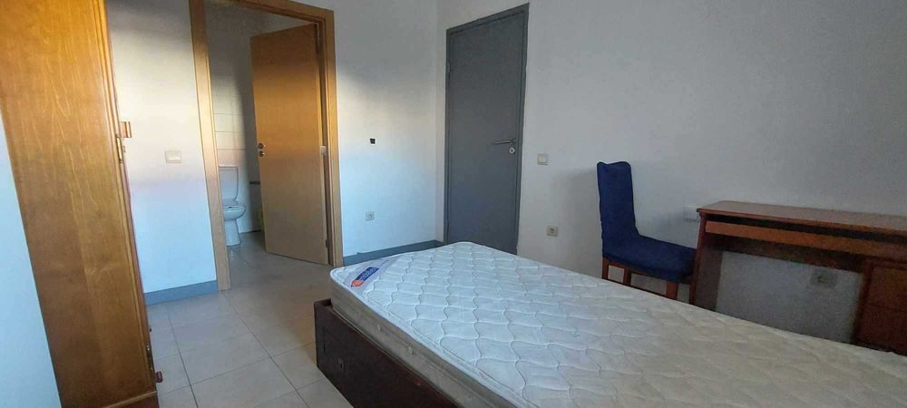 Vendo casa térrea com espaço exterior