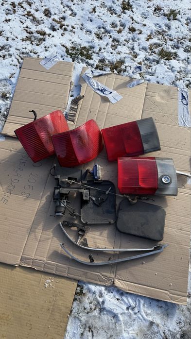 Sprzedam lampy z zamkiem i kluczykami Audi 80 B4