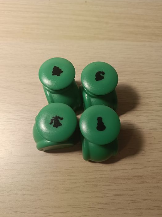 Dziurkacze świąteczne