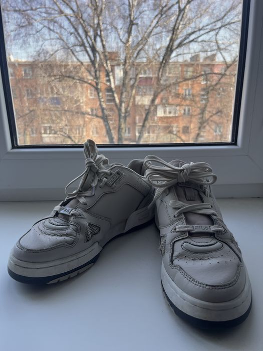 Жіночі кросівки fila