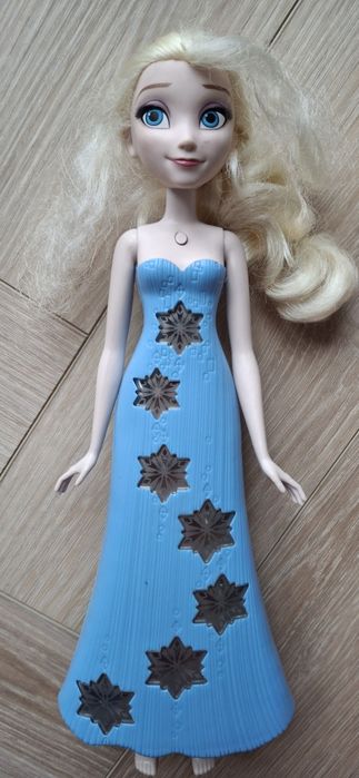 Elsa z bajki Kraina Lodu HASBRO Pianino Grająca