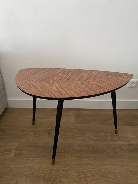 Mesa de apoio, castanha