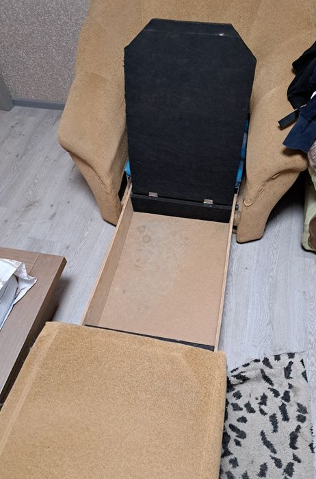 Продам крісло розкладне.