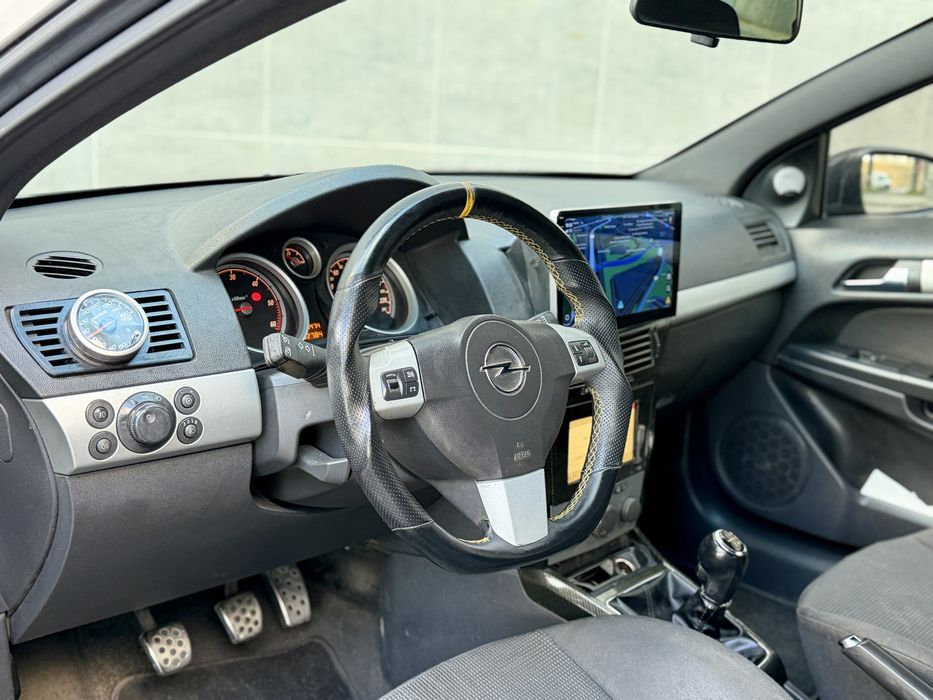 Opel Astra H 1.7 GTC