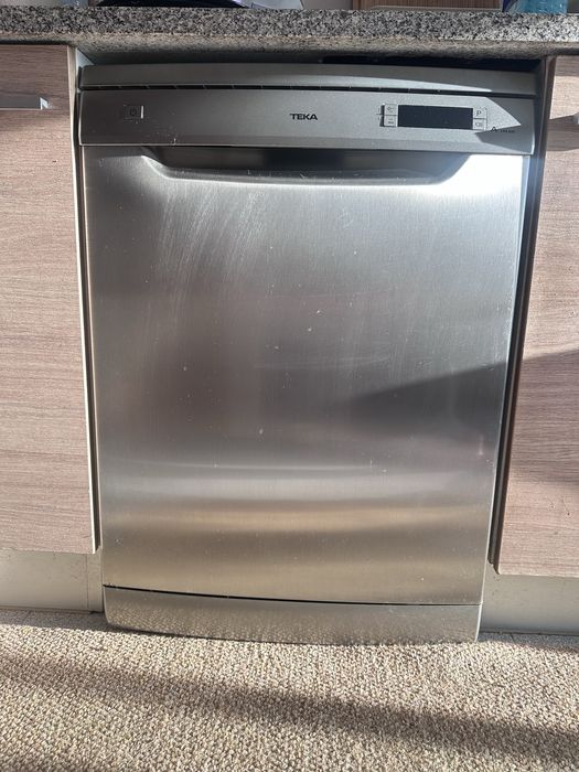Máquina de Lavar Loiça Teka – Excelente Estado