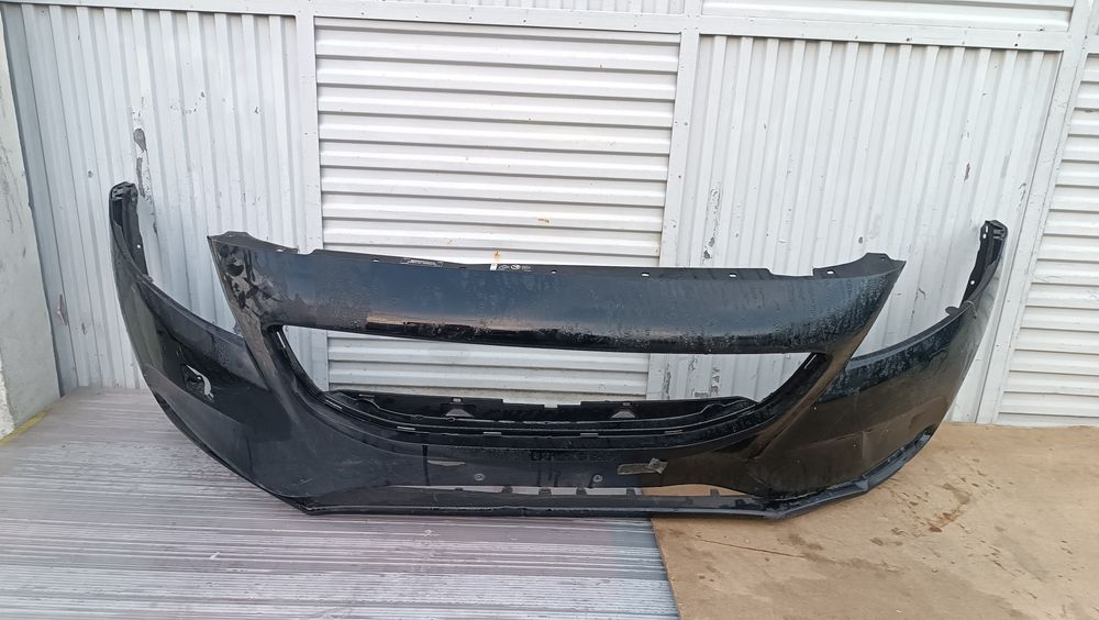 Vendo parachoque de frente Volvo V40 ano 2012