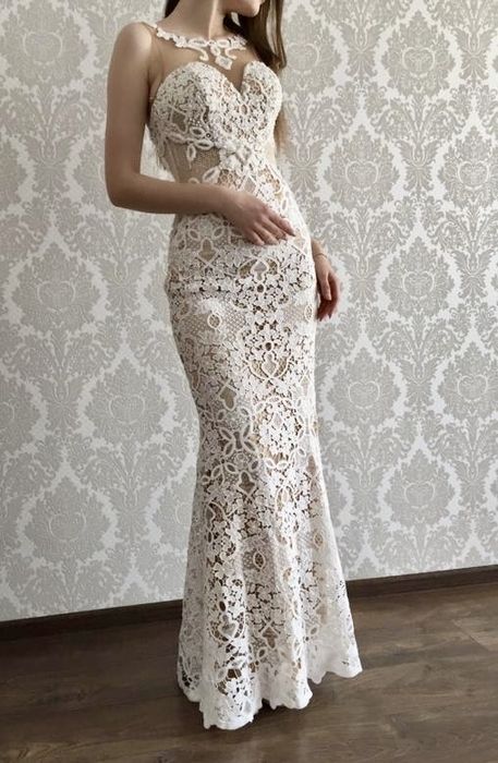 Випускна сукня біла