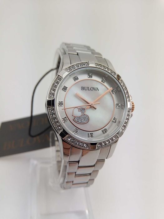 Женские часы Swarovski Bulova 98L232 сердце на перламутре циферблата