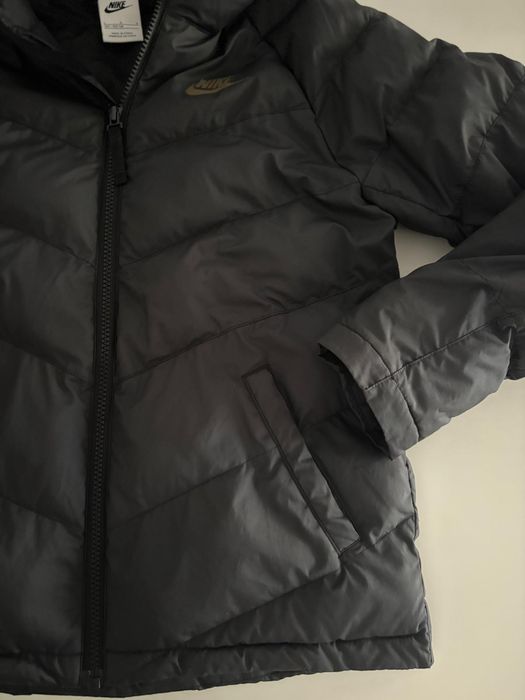 Blusão Nike criança tamanho L (147- 158 cm)  11/14 Anos