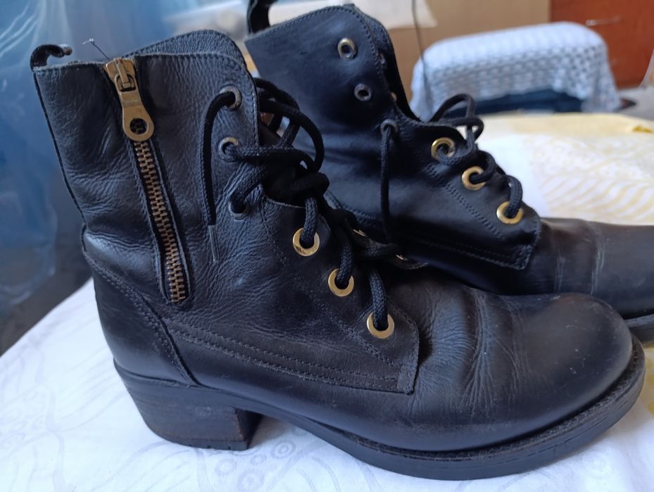 Ботинки  шкіряні.