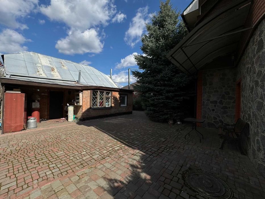 ‼️Центр‼️Цегляний будинок, 255 м², 15 соток, баня та басейн