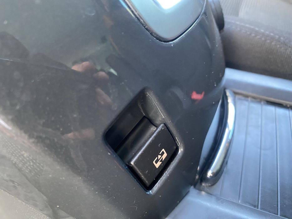 Автомобіль peugeot 5008