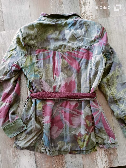 Desigual wzorzysta kurtka w stylu militarnym rozmiar 38