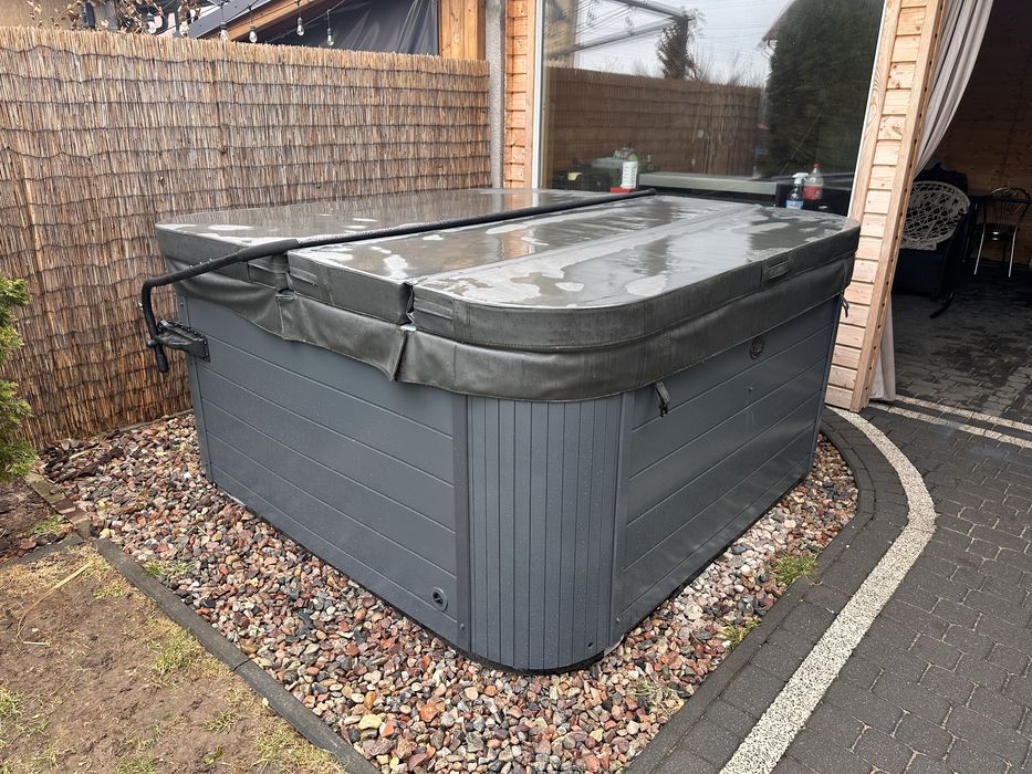 Jacuzzi Ogrodowe Svenska Bad Całoroczne