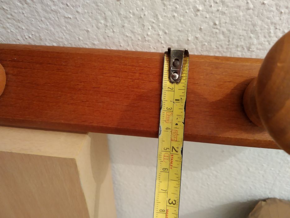 Cabide de parede em madeira