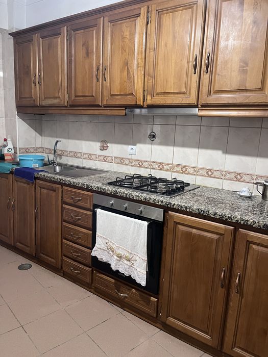 Aluga se quarto no centro de viseu