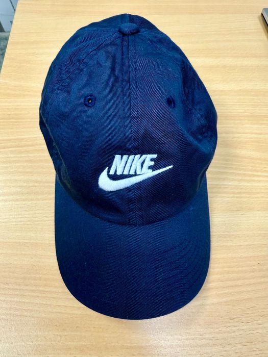 Granatowa czapka z daszkiem Nike r. S/M stan idealny