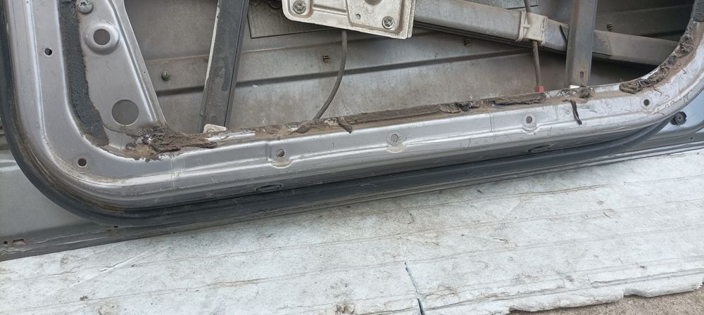Продам двері BMW e39