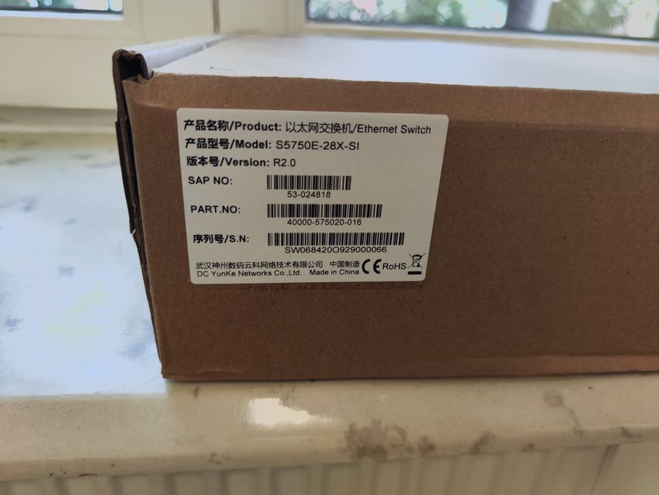Switch DCN E5750E-28X-SI (R2)