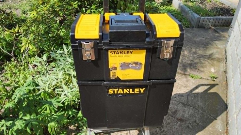 Skrzynka narzędziowa na kółkach Stanley Mobile Work Center 1-70-327 55L