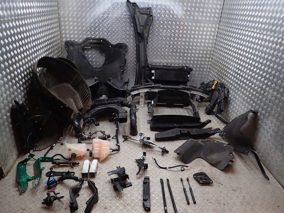 Alfa Romeo Stelvio QV капот інші запчастини разборка