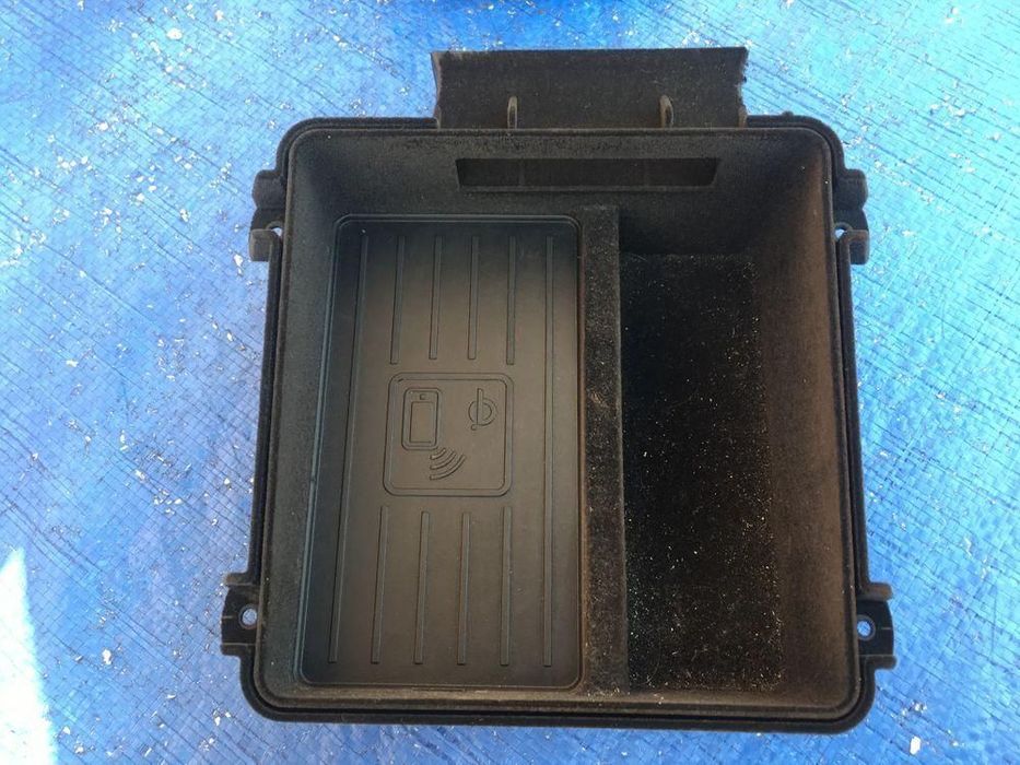 Audi Q7 4M Ładowarka Indukcujna Indukcja Schowek 4M0035502A