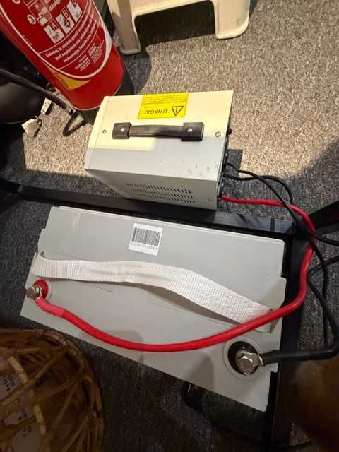 Zasilacz awaryjny UPS Volt Polska SinusPRO-500E + akumulator 100aH 12V