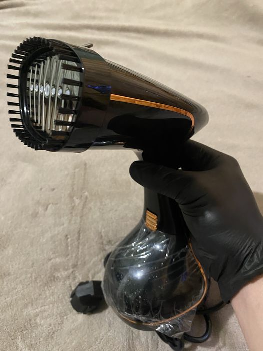 Відпарювач для одягу, праска, вирівнювач одягу