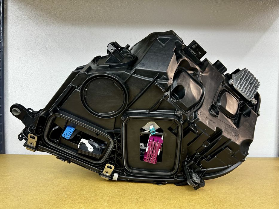 Lampa prawy przód Mercedes S-klasa W223 Digital Light LED. Cała EU.