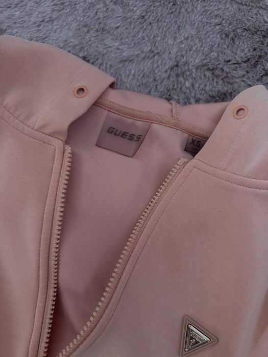 Жіноча спортивна кофта guess