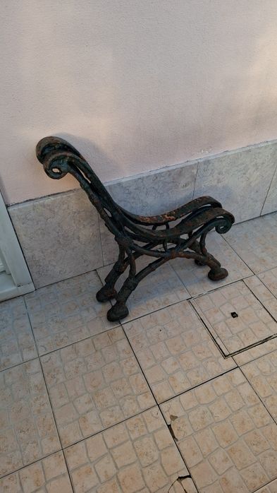 Pés de banco de jardim