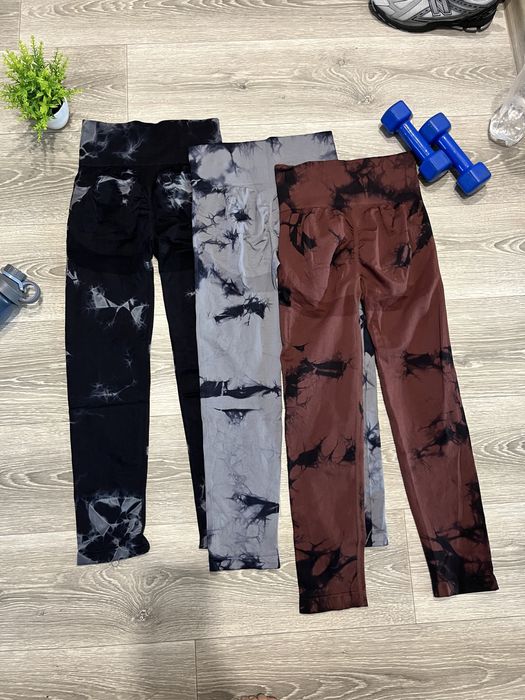 Лосини для спорту чорні, мармур ТАЙ ДАЙ з ефектом PUSH UP