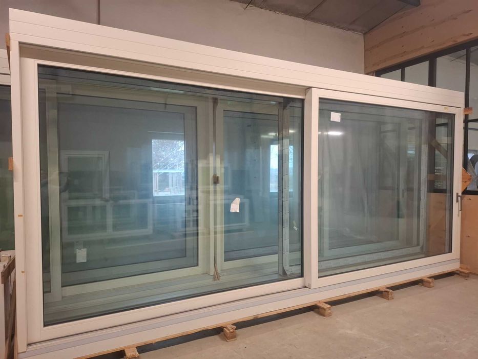 Okno przesuwne holz-aluminium RAL 8022 drewniane 5925xh2770 RAL 9010