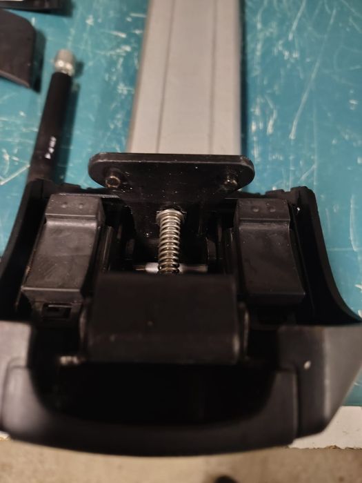 Belki na relingi plus siatka roleta do Audi Q5 2017