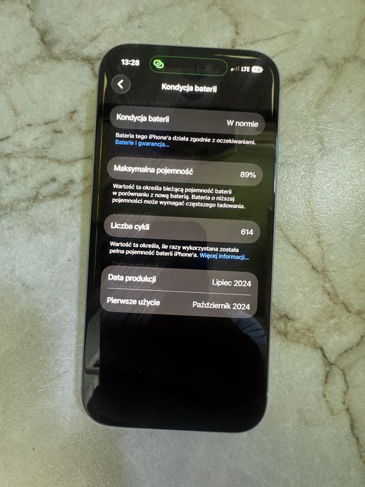 iPhone 15 bateria 89%. Uszkodzony przedni aparat