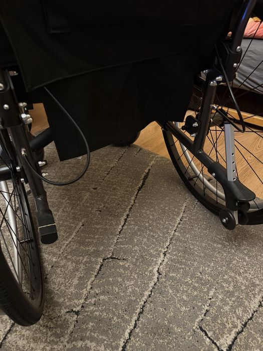 Wozek inwalidzki  lekki 2 lata gwarancji