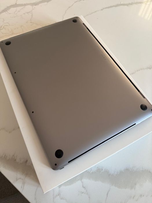 MacBook Pro 16” - i7 512gd ssd 16gb Ram