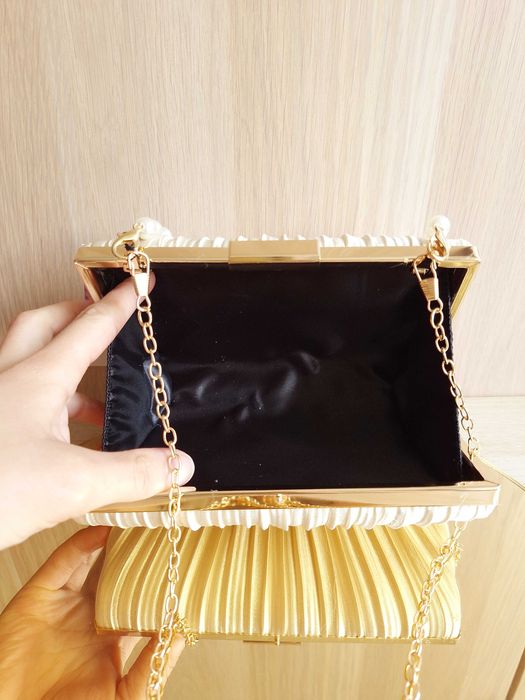 Kremowa Szampańska Plisowana Torebka Na Ramię Do Ręki Kopertówka