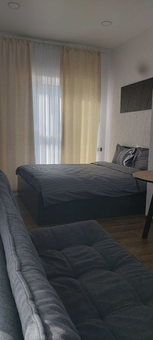 Кімната-студія подобово з власною кухнею