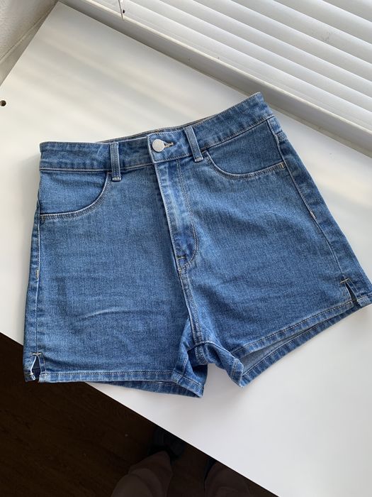 Джинсовые шорты на высокой посадке H&M стрейч
