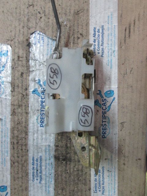 Fechadura / fecho porta frente direito MAZDA 323 III (BF)