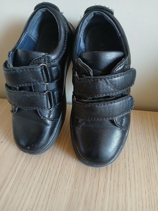 Продам шкіряні кросівки