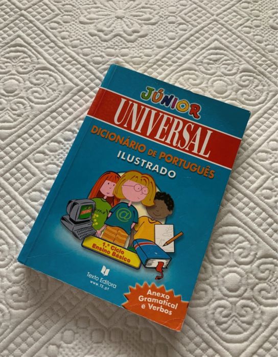 Dicionários ilustrados a 3€ cada