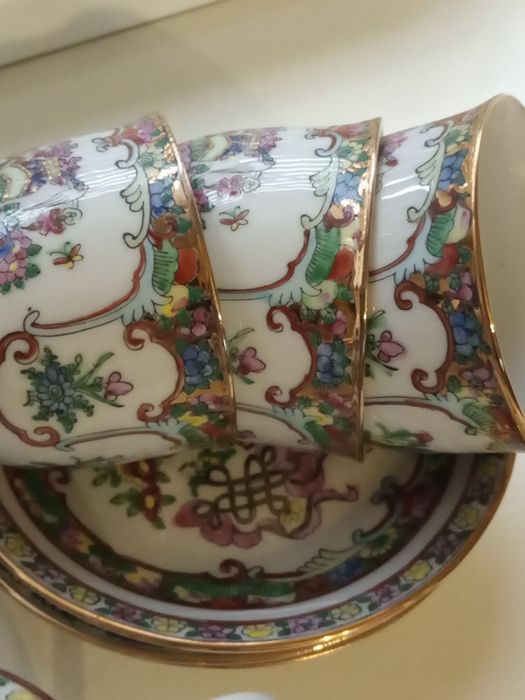 Продам кофейный и чайный сервиз.