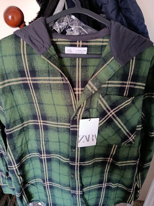 Casaco/ camisa com capuz Zara