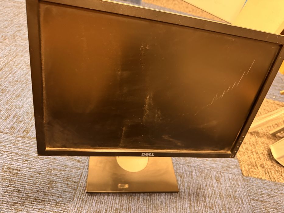 Monitory Dell stan jak na zdjeciach
