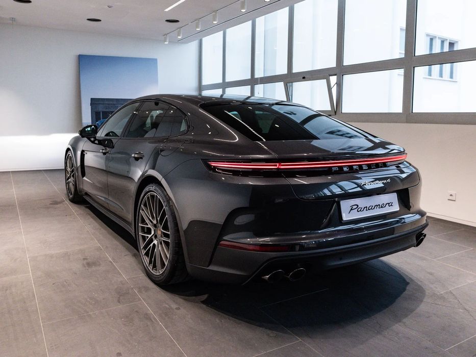 Porsche Panamera 4 E-Hybrid