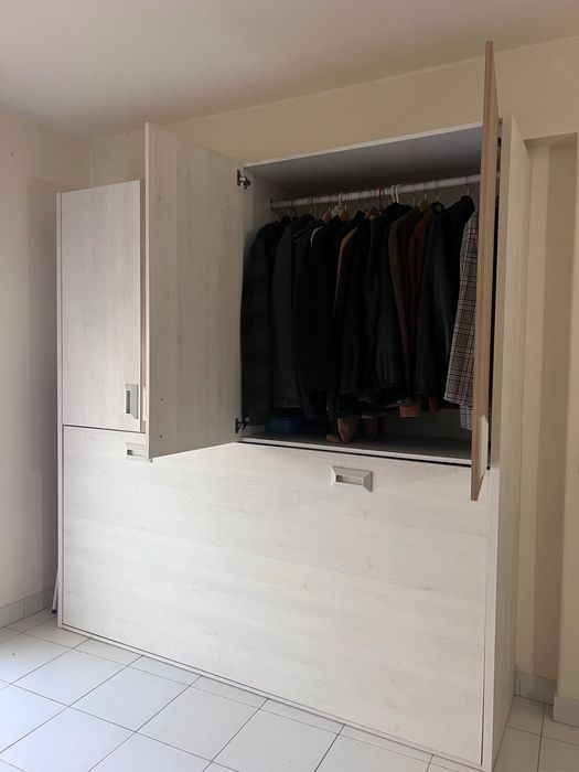 Móvel com cama e roupeiro